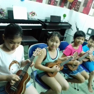 ukulele-co-ban-nang-cao